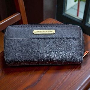 NEW Stone Mountain Black Leather Paisley Zip Around Wallet Checkbook